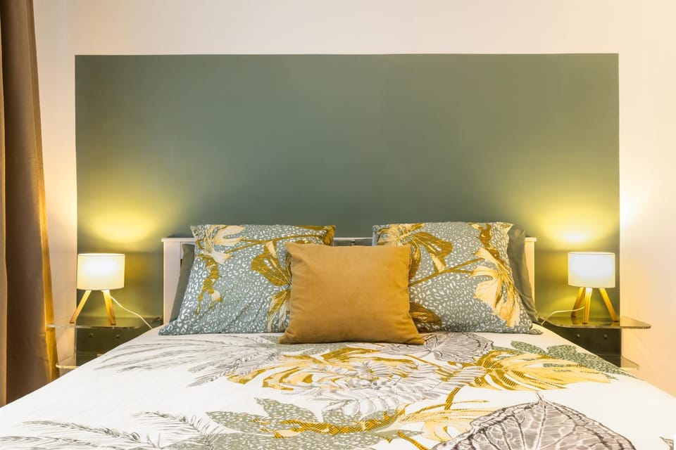 Bed, Bedroom