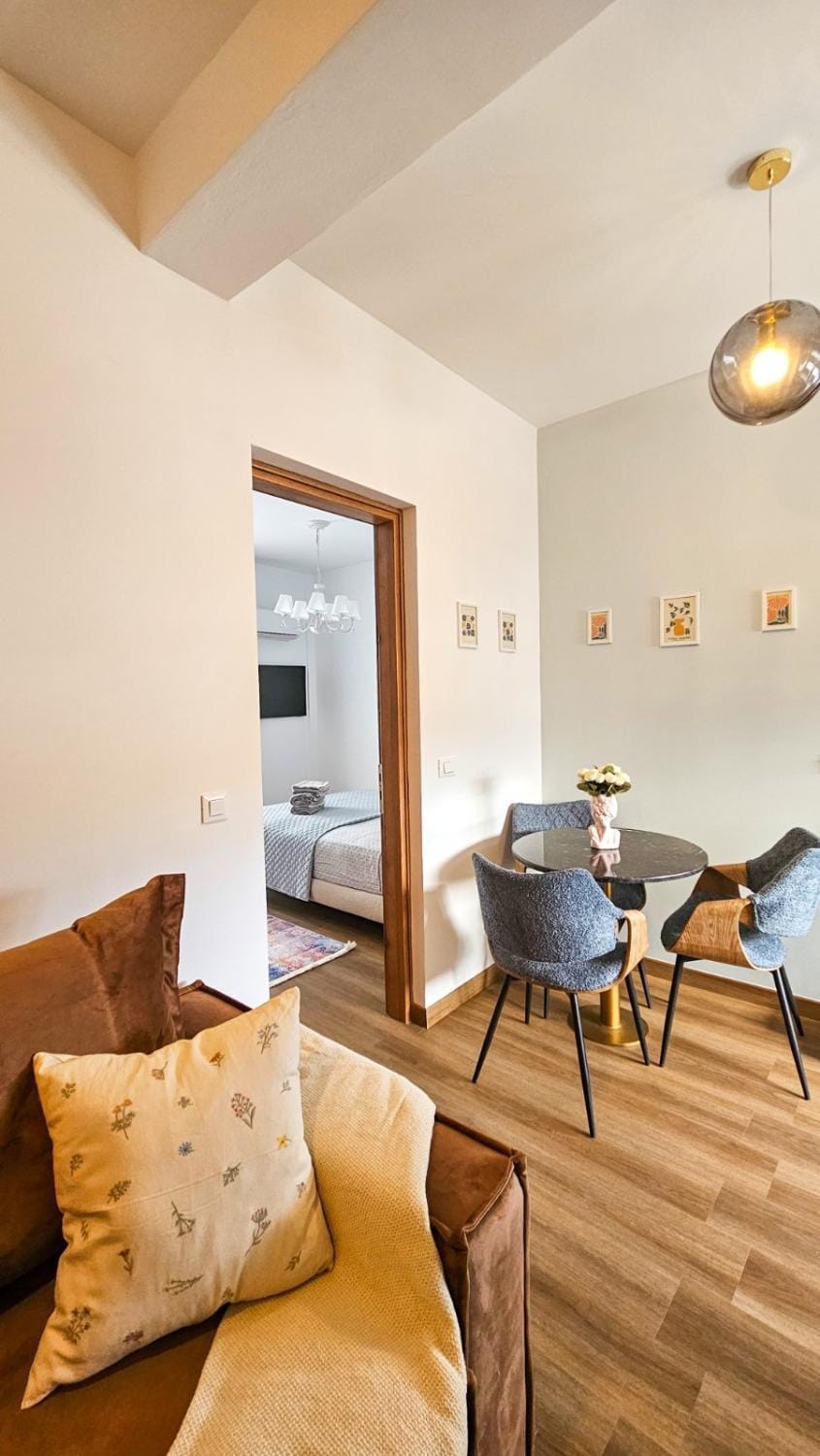 Living room, Seating area, Dining area