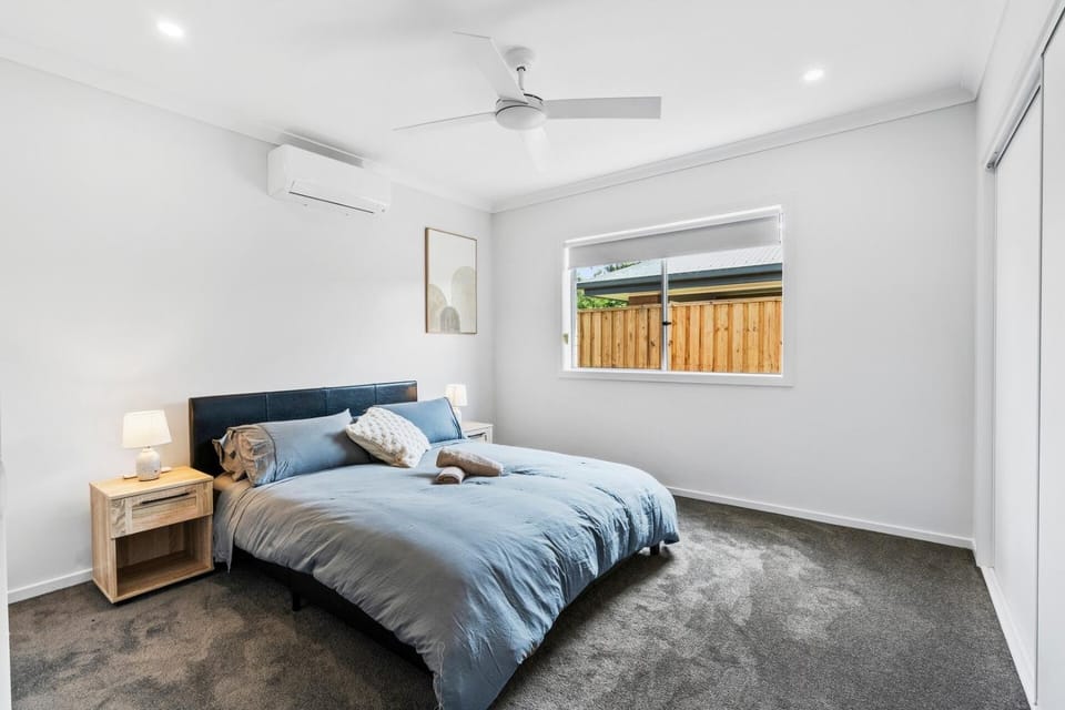 Fresh and Stylish 4BR Getaway Near Local Parklands House in Brisbane