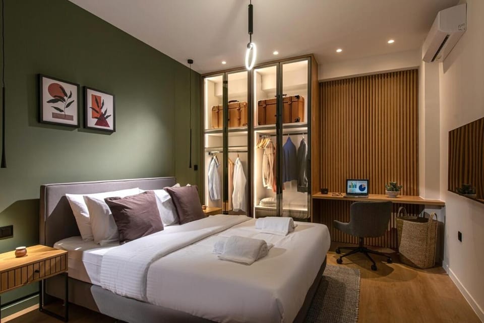 Bed, TV and multimedia, Bedroom, towels, wardrobe, air conditioner