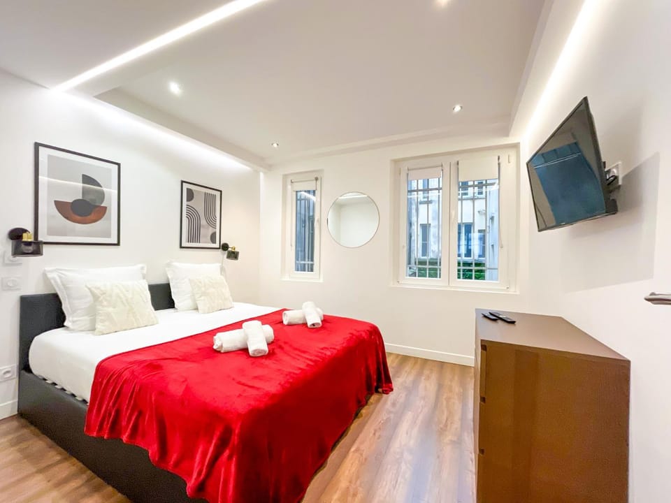 UrbanFlat 201 - Beautiful 2 Bedroom Flat in the center of Paris Apartment in Paris