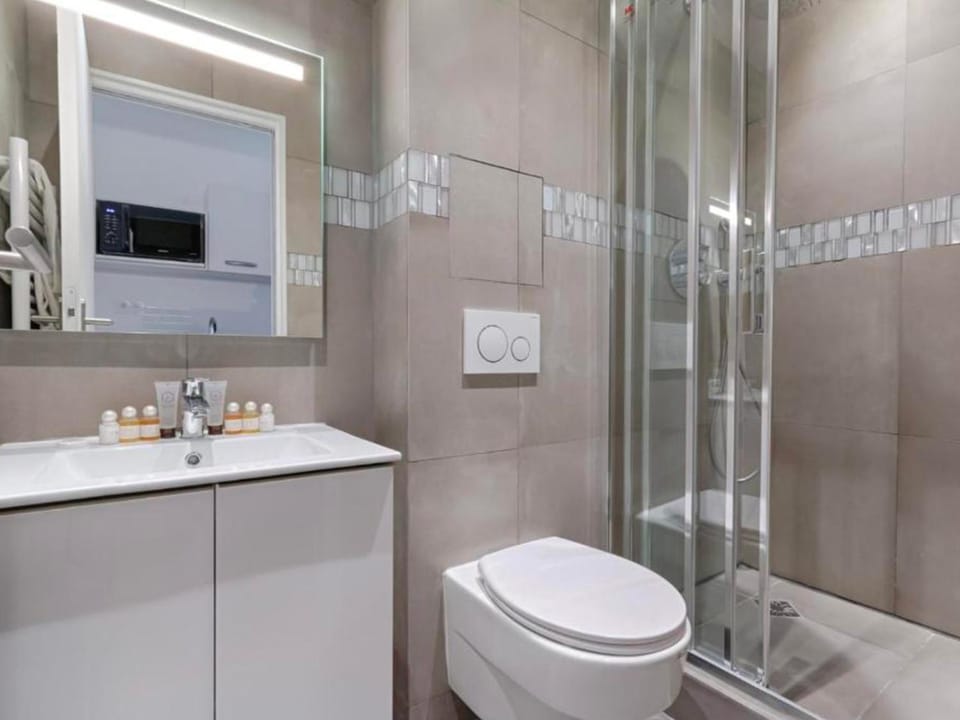 UrbanFlat 210 - Beautiful Studio in the center of Paris Apartment in Paris