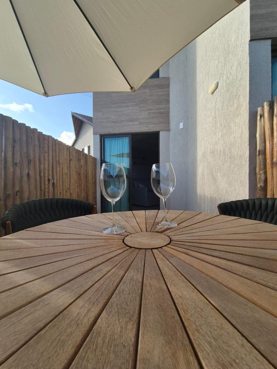 Dining area, Swimming pool