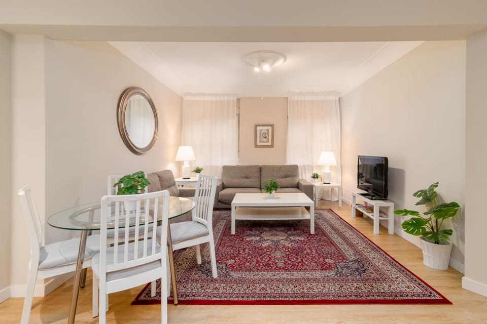 TV and multimedia, Living room, Dining area