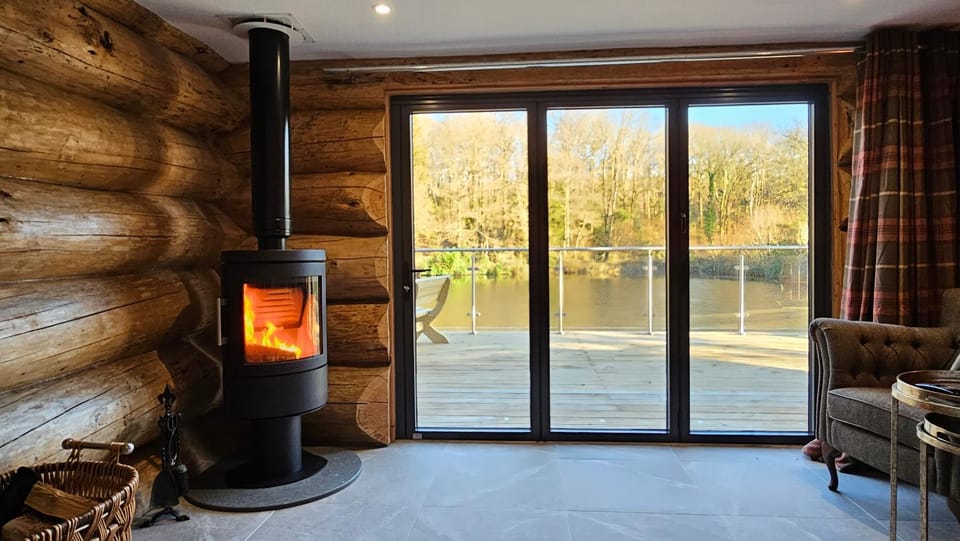 Living room, Lake view