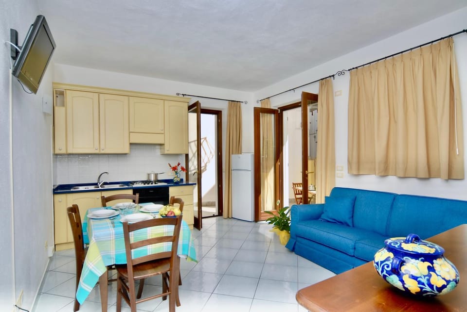 TV and multimedia, Lounge or bar, Dining area