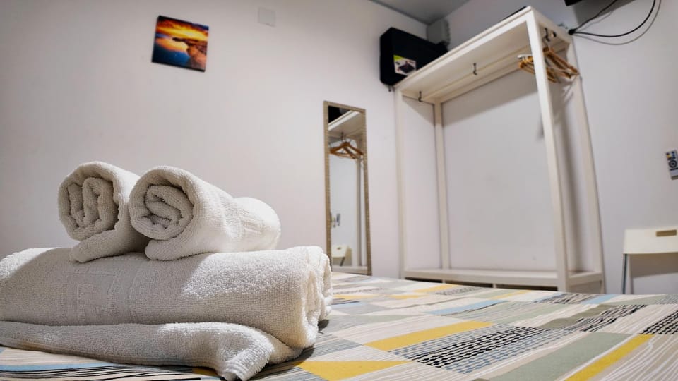 Bedroom, air conditioner