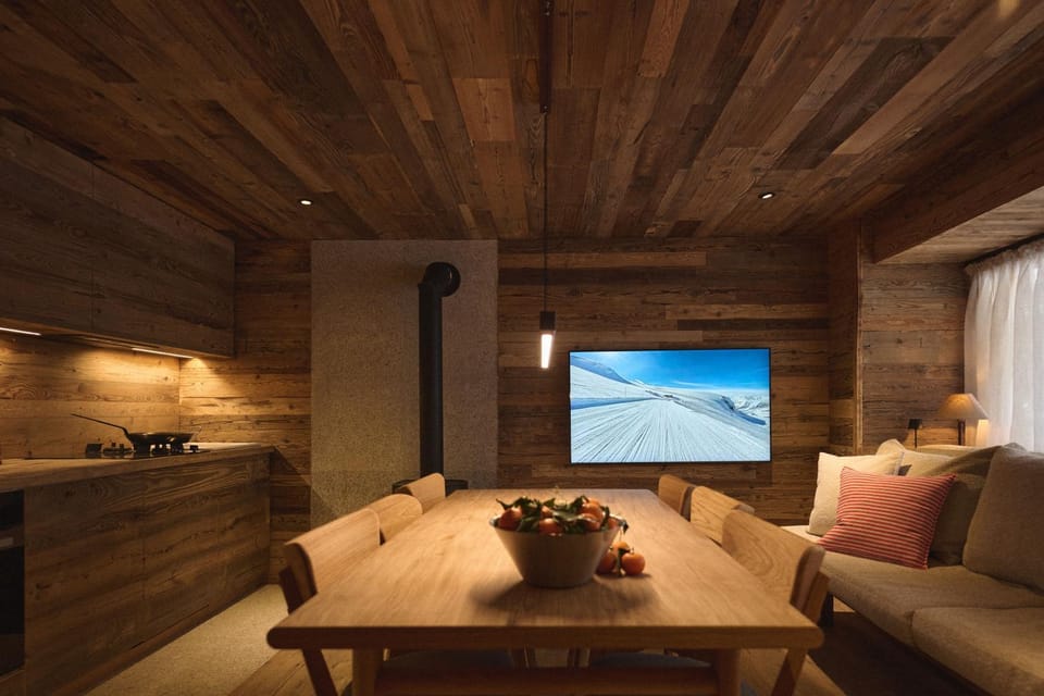 Living room, Seating area, Dining area, kitchen