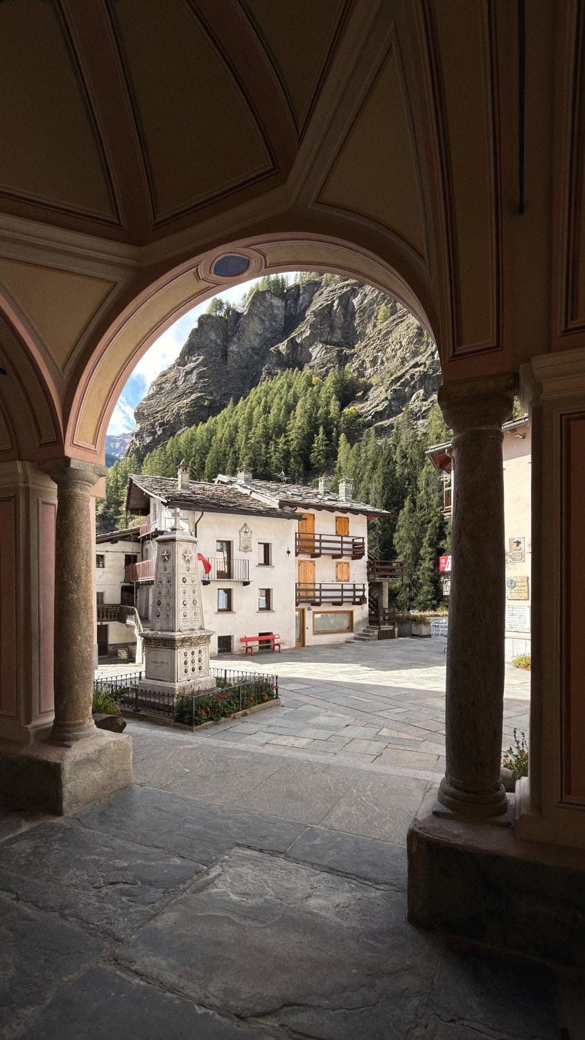 Property building, Facade/entrance, Mountain view