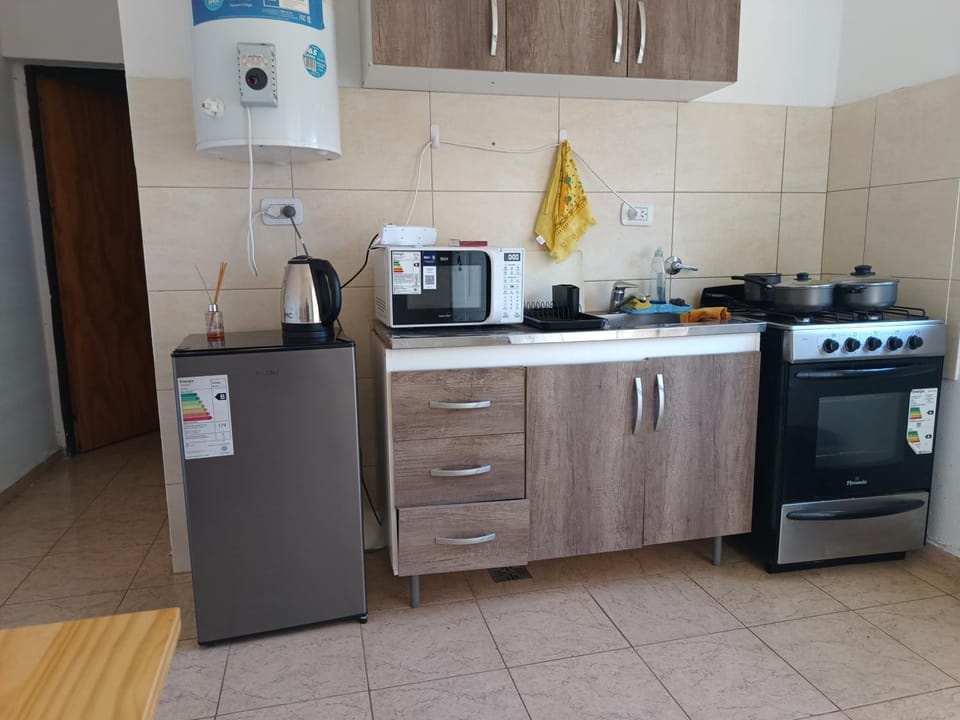 Coffee/tea facilities, Kitchen or kitchenette, microwave, oven, pet friendly, stove, toaster