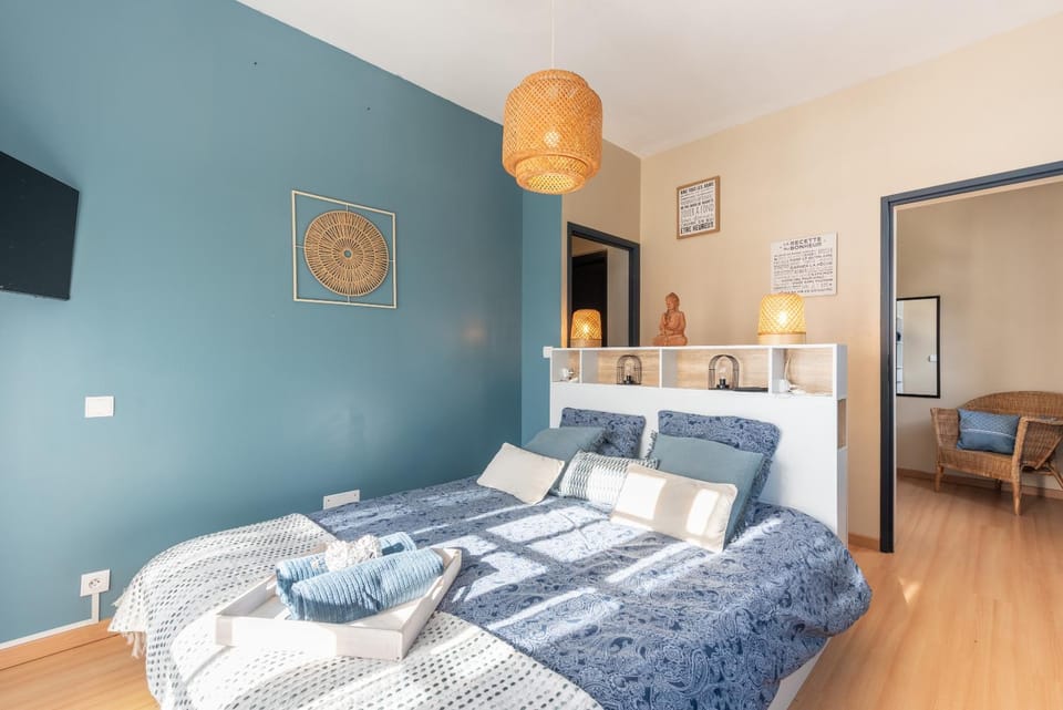 Living room, Bedroom