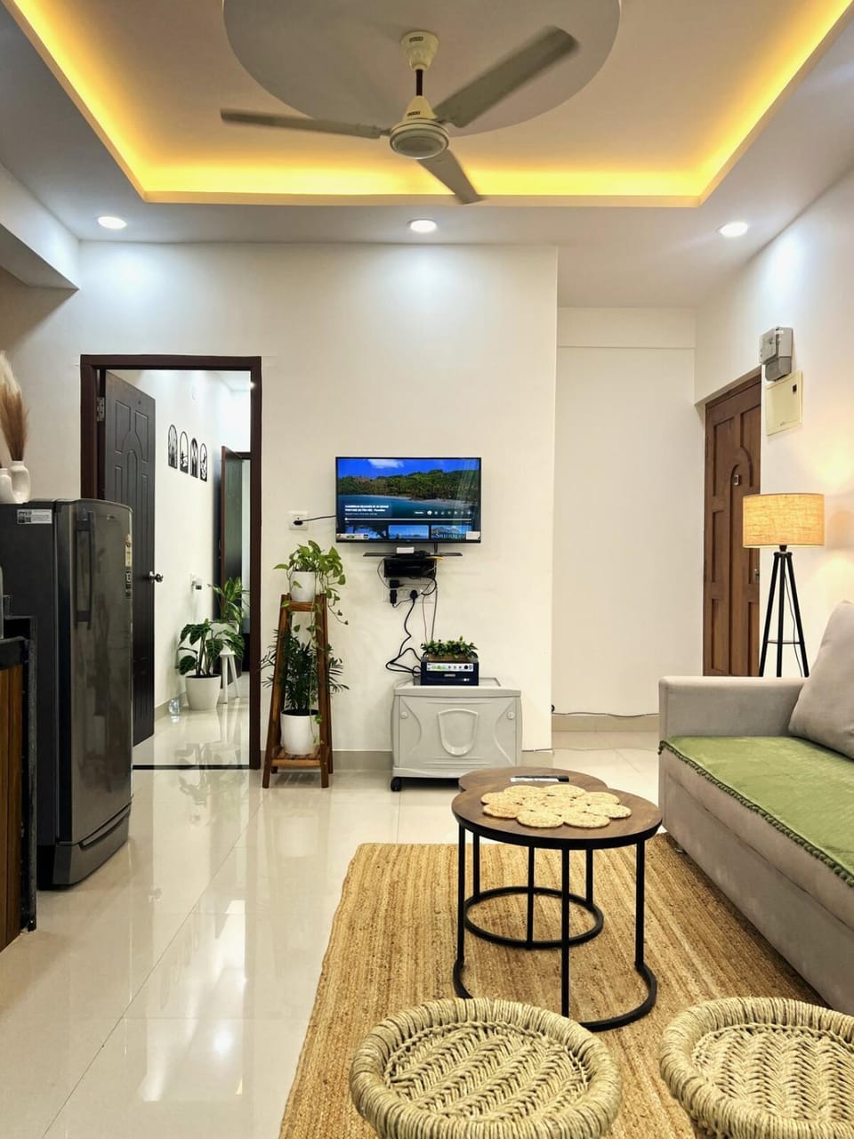 Communal lounge/ TV room, TV and multimedia, Living room, Photo of the whole room, Seating area, air conditioner