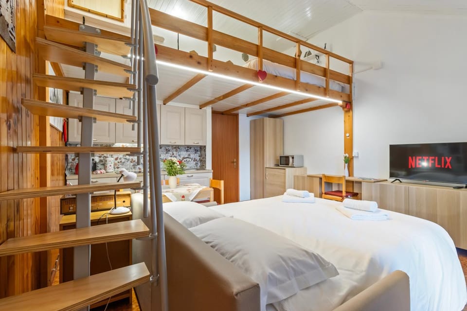 TV and multimedia, Photo of the whole room