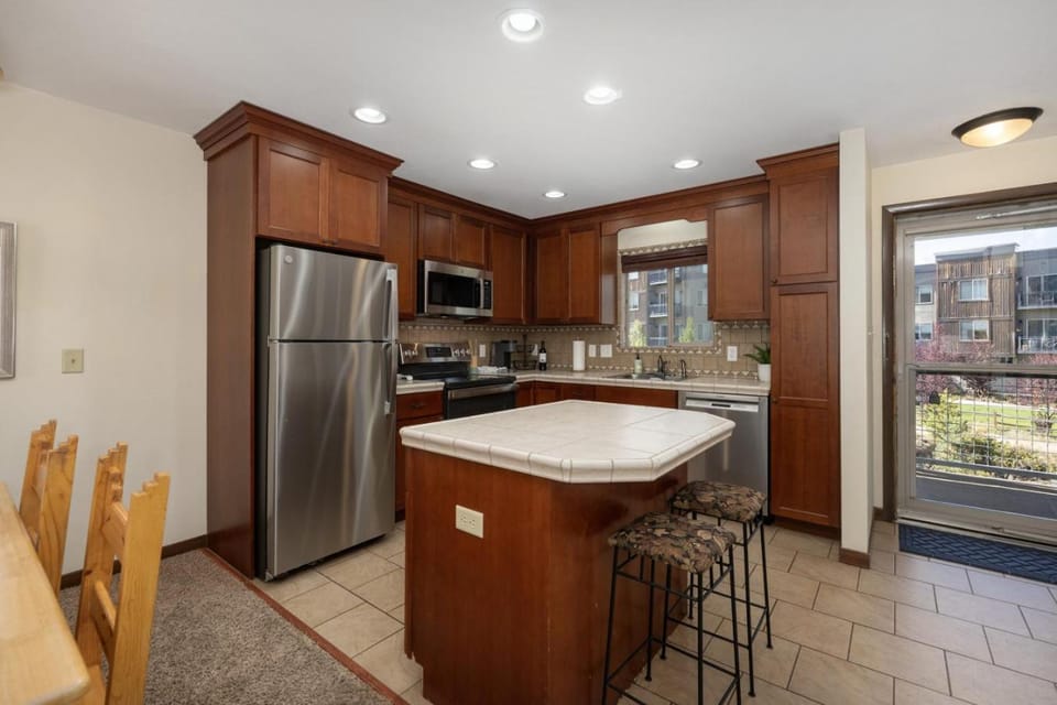 Winter Park Condo with Fireplace, Centrally Located House in Fraser
