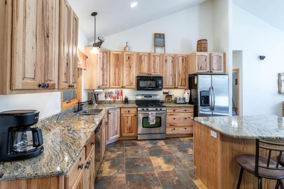 Spacious Pet-Friendly Grand Lake House House in Rocky Mountain National Park