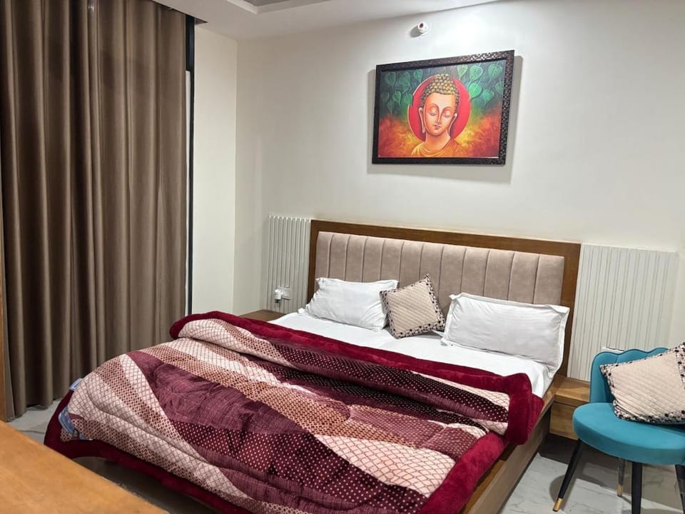 Ganga River cozy stay by The Nirvanaa blues Apartment in Rishikesh