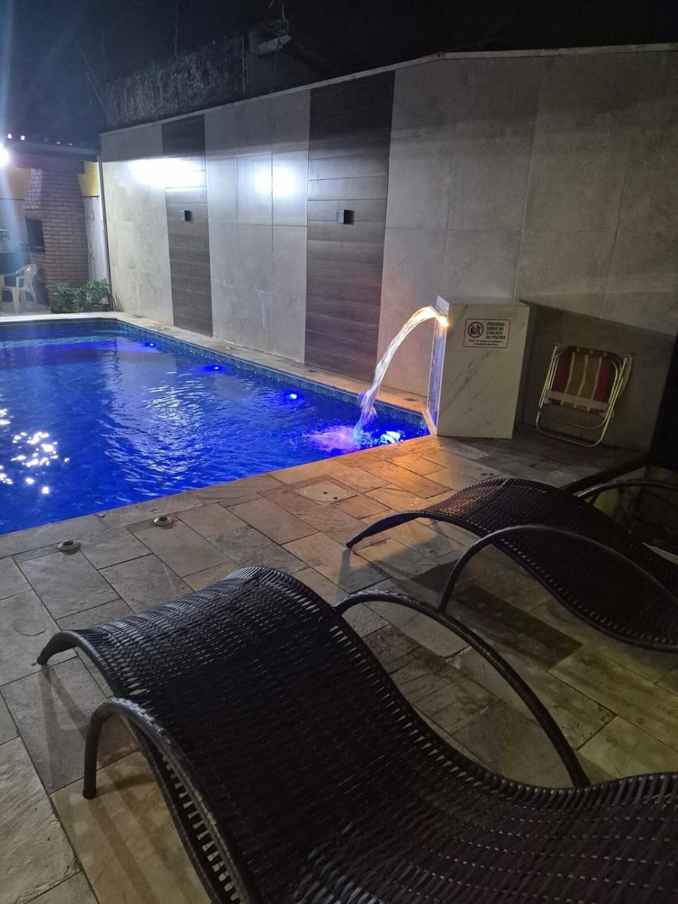 Patio, Swimming pool, sunbed