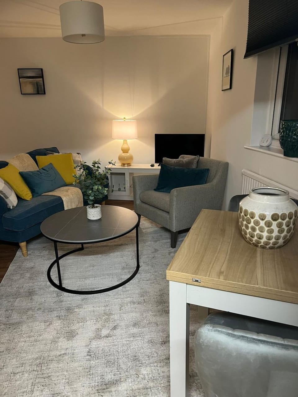 TV and multimedia, Living room, Seating area