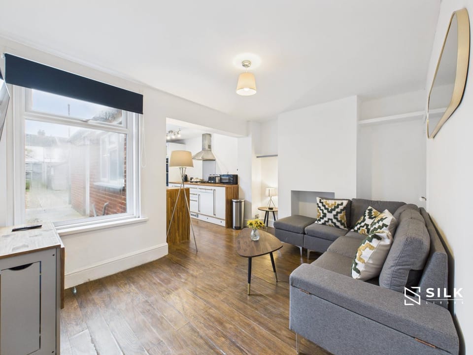3Bd house-home from home-perfect for working away Villa in Gosport