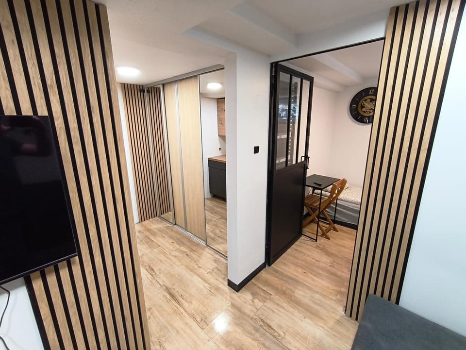 Kitchen or kitchenette, wardrobe