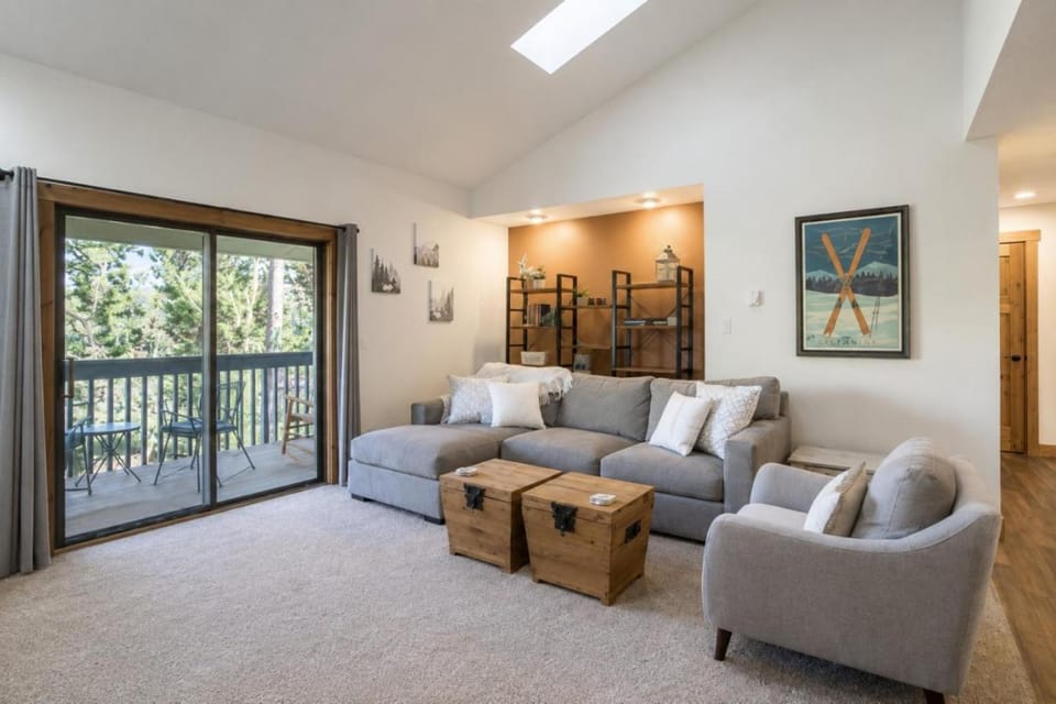 WP Top Floor Getaway Apartment in Fraser
