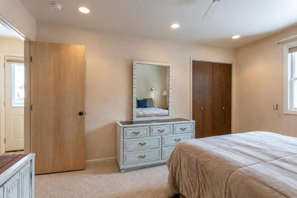 Winter Park Condo with Fireplace and Mountain Views Apartment in Fraser