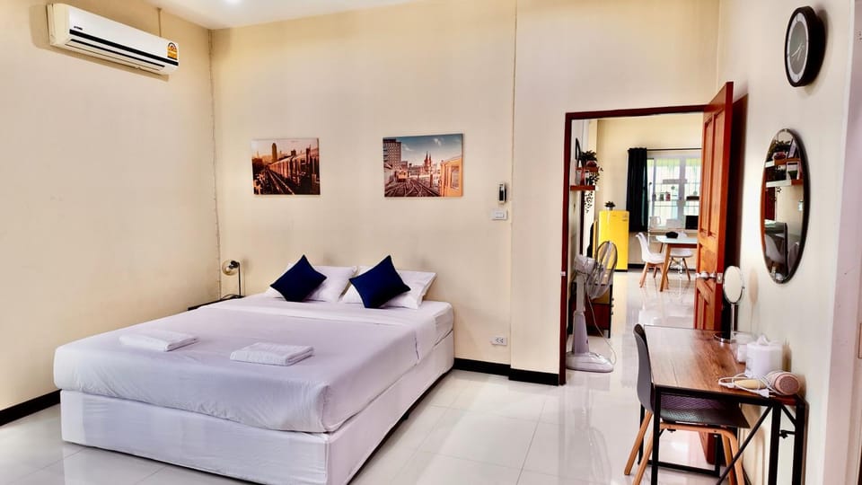 Bed, Bedroom, air conditioner