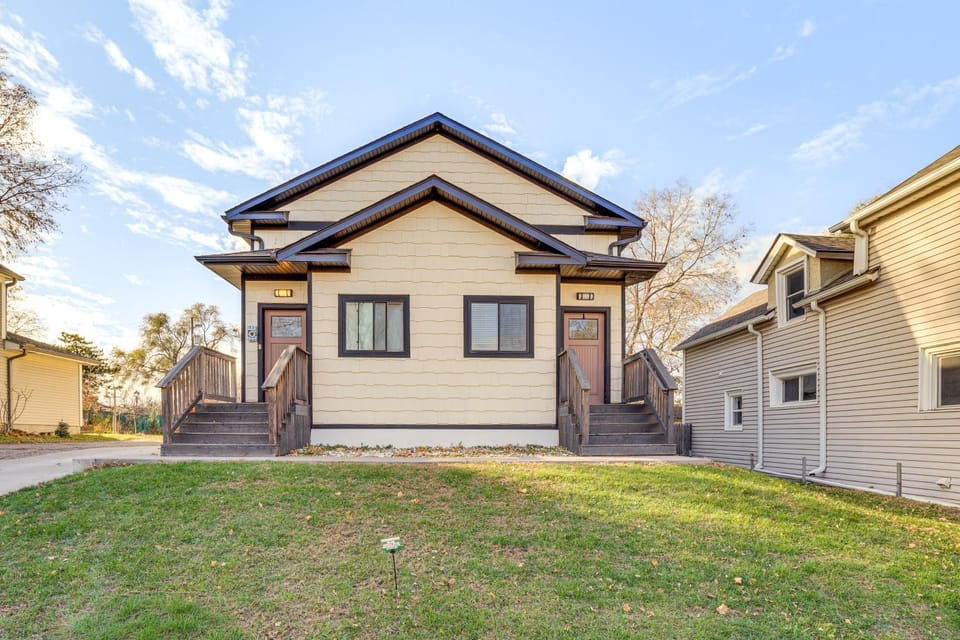 < 2 Mi to Dtwn St Paul! West Side Remote-Work Hub House in Maplewood