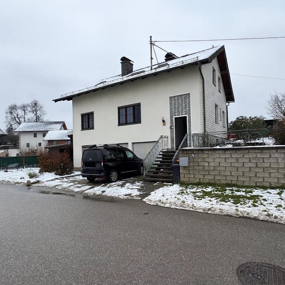 Property building, Street view, Parking