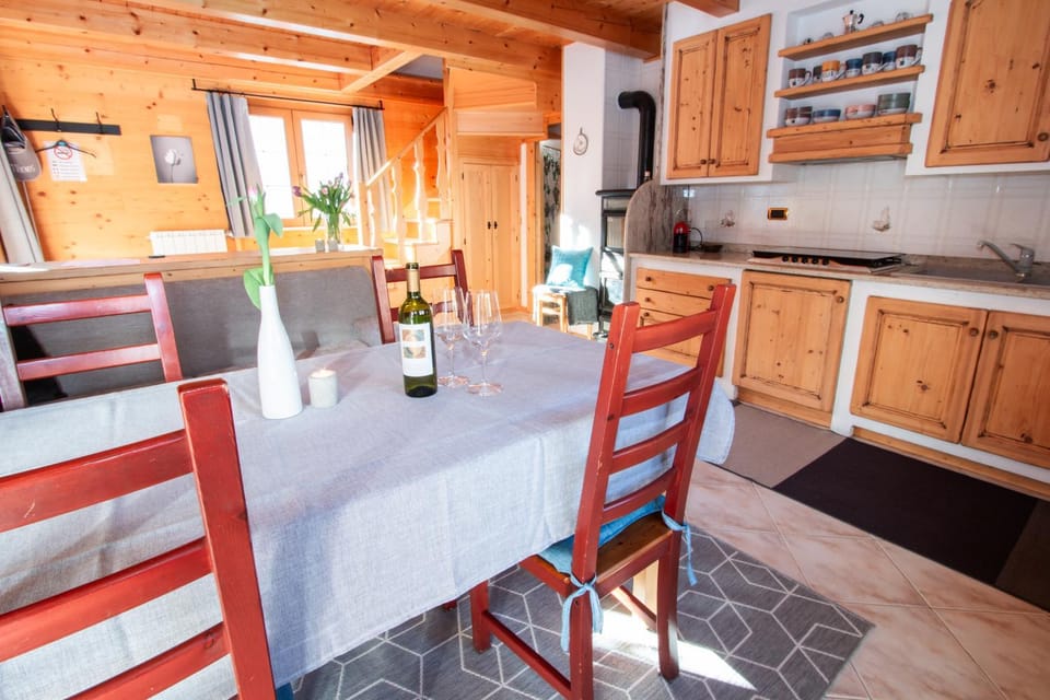 Living room, Dining area, kitchen