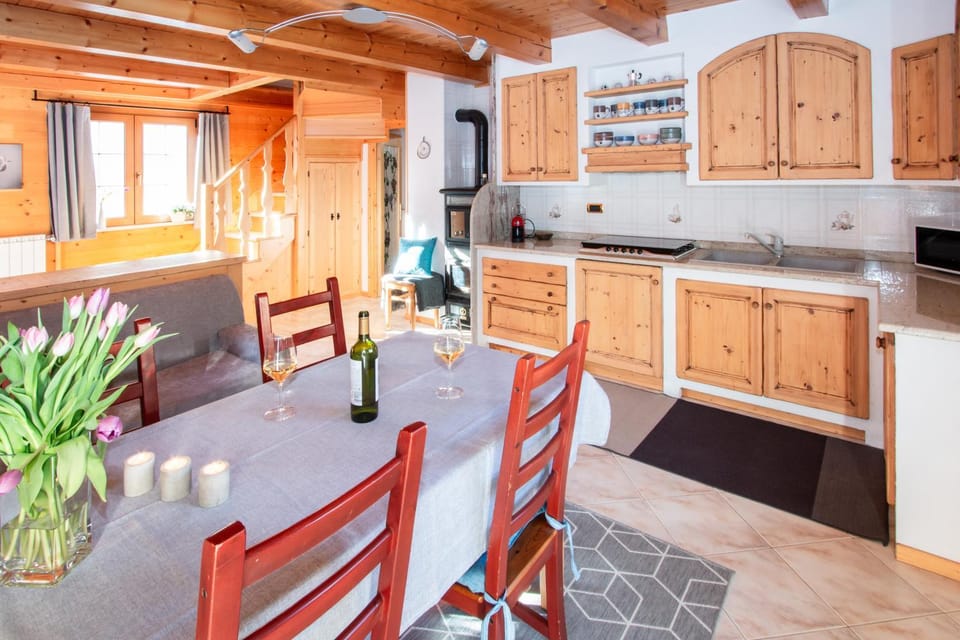 Living room, Dining area, kitchen