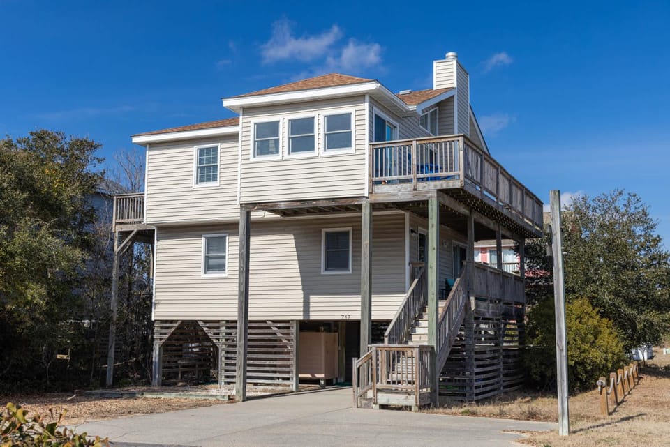 Salty Vibes 6Min Walk to Beach Pool & Dog Loving House in Corolla