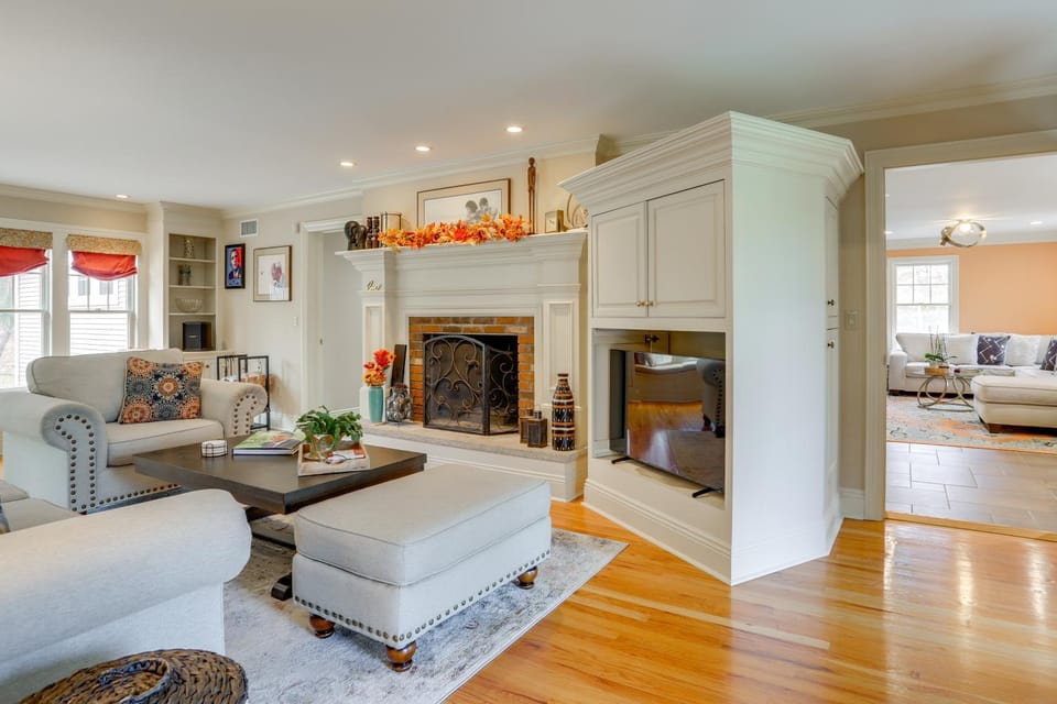 Pond + Gazebo: Expansive Hudson Valley Escape! House in Hudson Valley