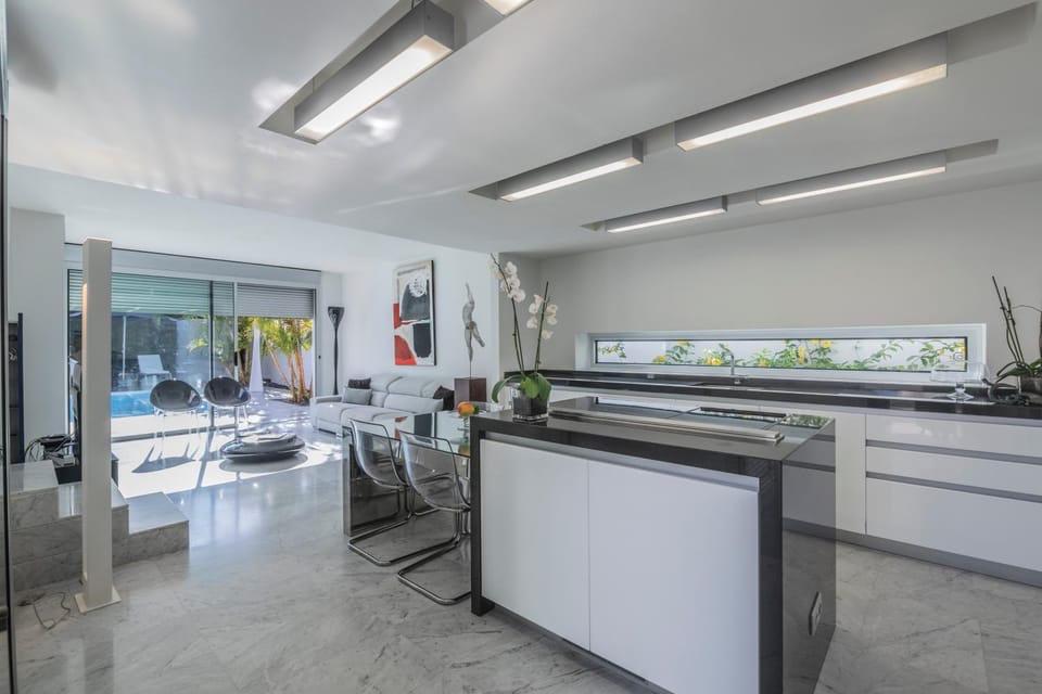 Kitchen or kitchenette, Living room