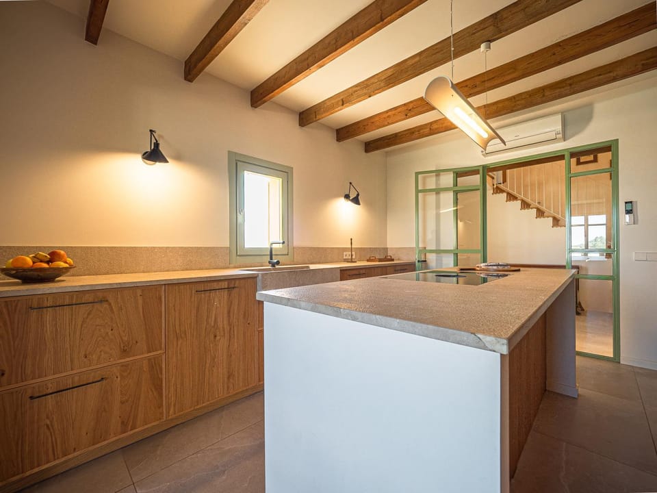 Kitchen or kitchenette, kitchen
