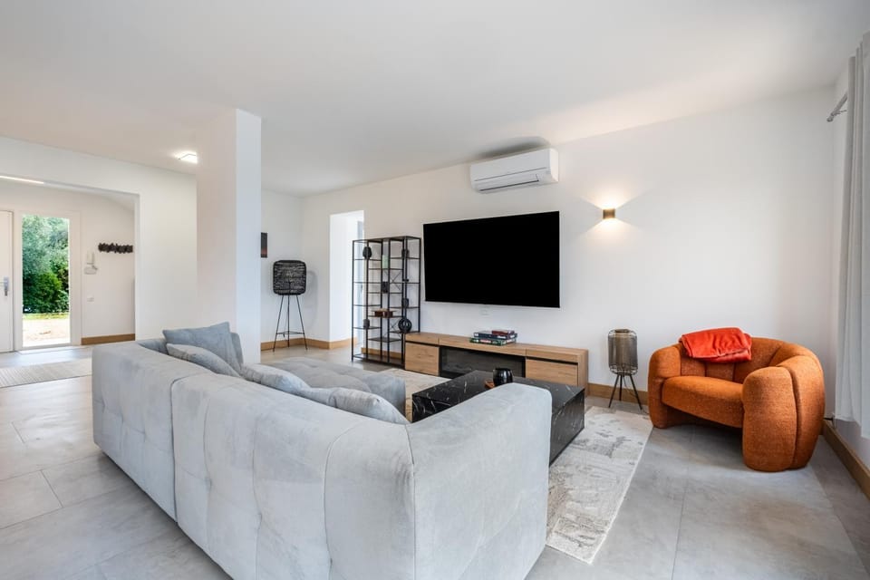 Property building, Living room