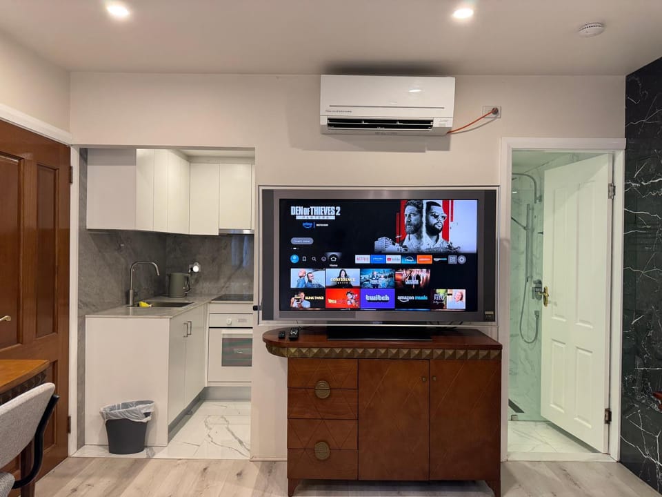 Marrickville Studio with Private Kitchen & Bathroom Apartment in Marrickville