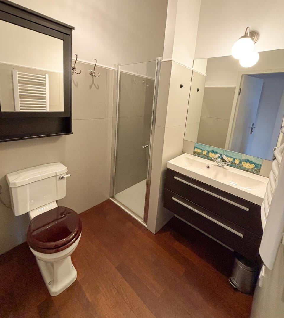 Toilet, Bathroom
