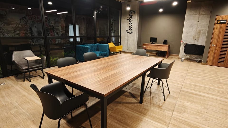 Communal lounge/ TV room