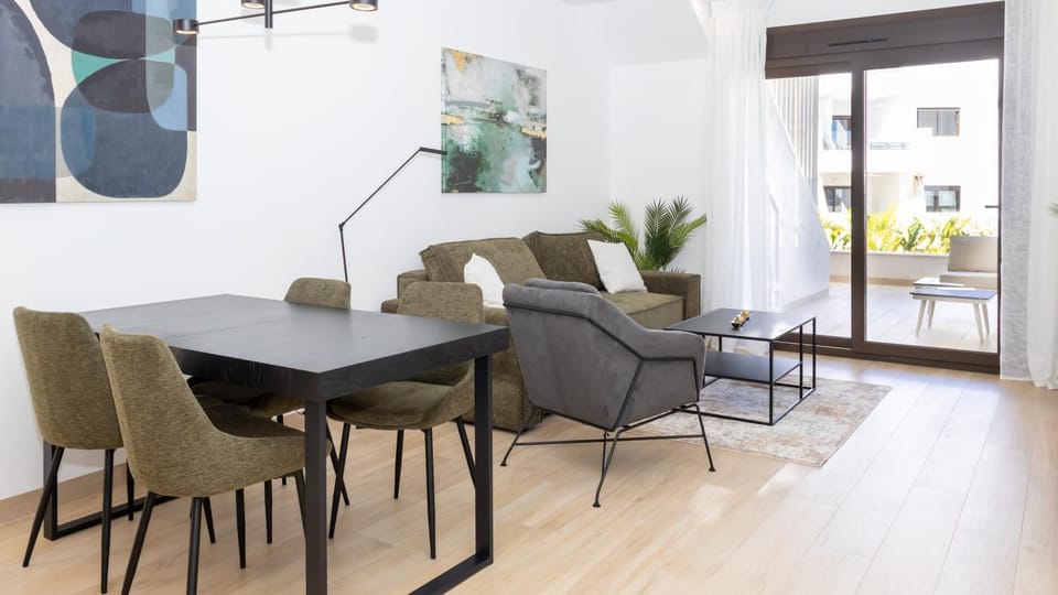 Living room, Dining area
