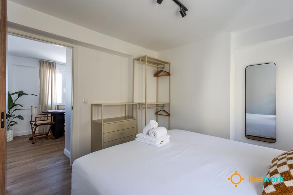 Bed, Bedroom, towels, wardrobe