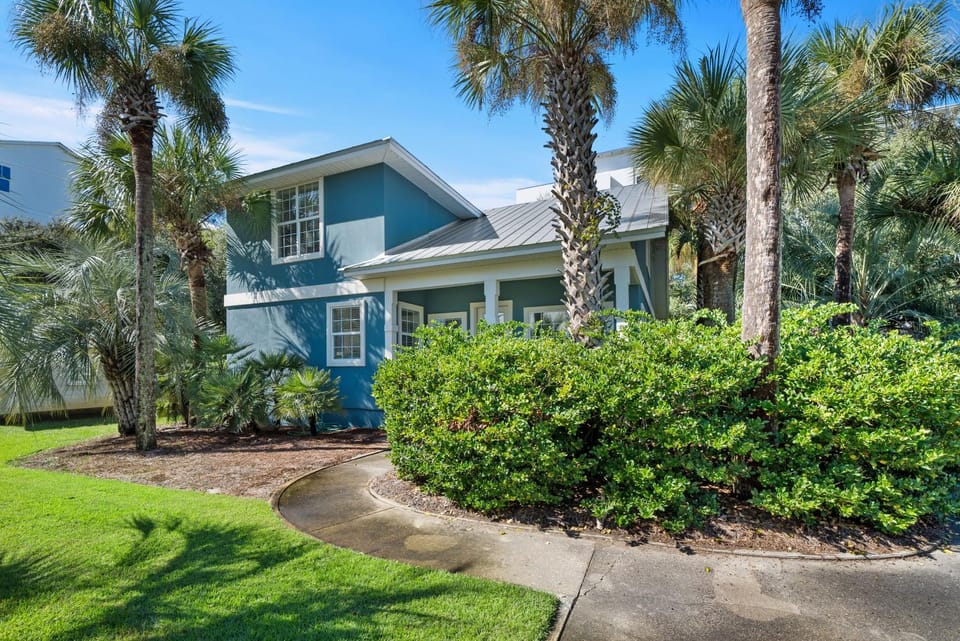 Blue Palm l Minutes to Sandy White Beach l Bike to Rosemary Beach House in Inlet Beach