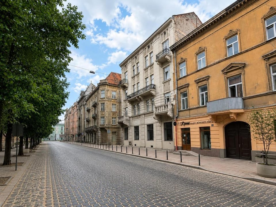 Neighbourhood, City view, Street view, Location