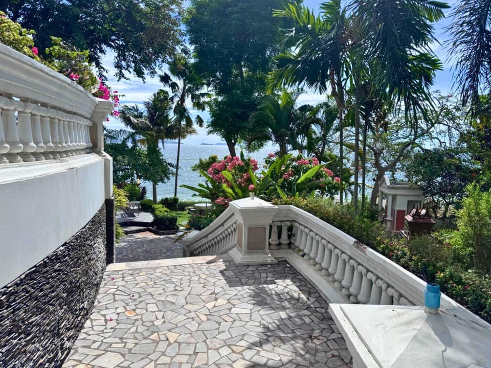 Garden, Sea view