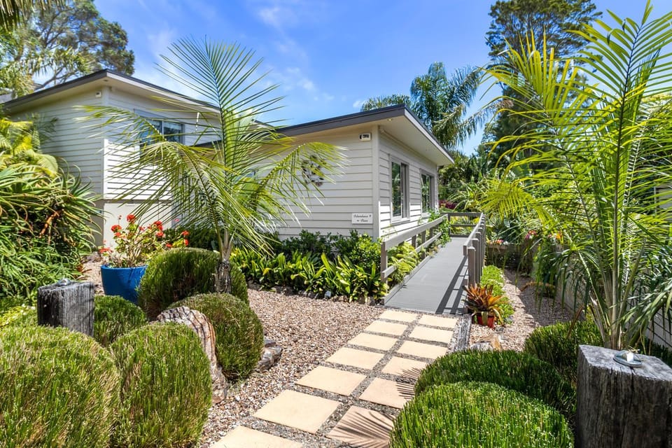 Property building, Day, Garden, Garden view