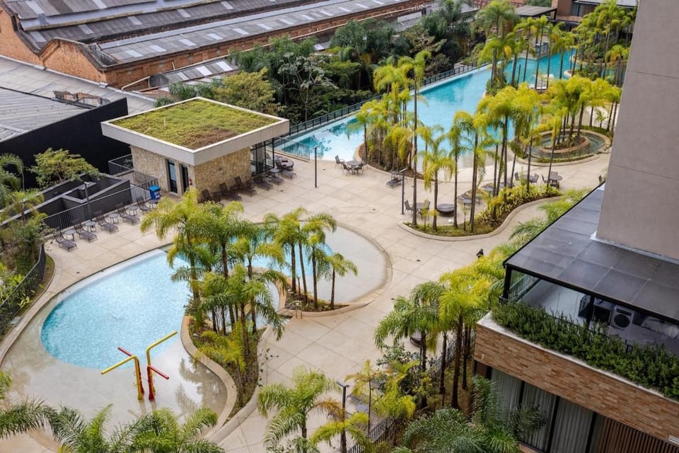 Property building, Spring, Day, Natural landscape, Garden, Garden view, Pool view, Swimming pool, sunbed