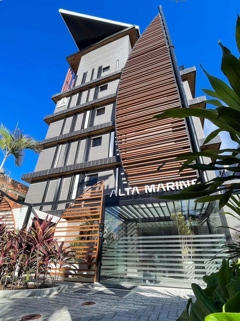 Property building, Facade/entrance