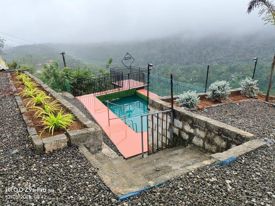 Pool view, Swimming pool