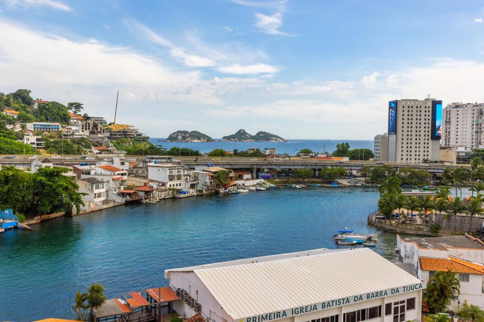 Barra da Tijuca Lake View - 3 bedrooms with balcony Apartment in Rio de Janeiro