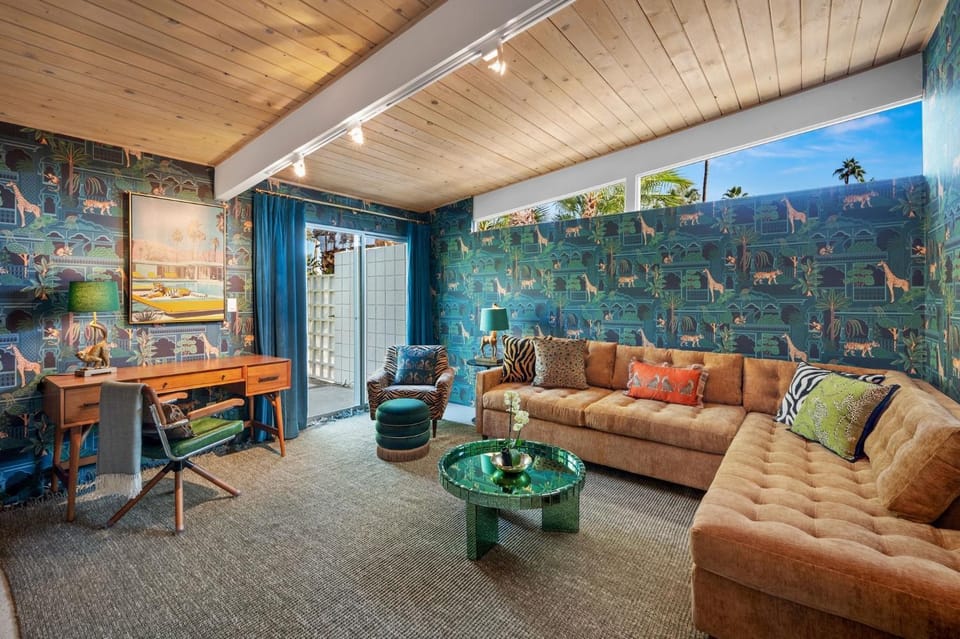 Living room, Seating area, furniture